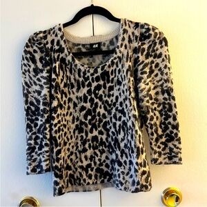 H&M Beige and Black Patterned Knit Top angora animal leopard print
